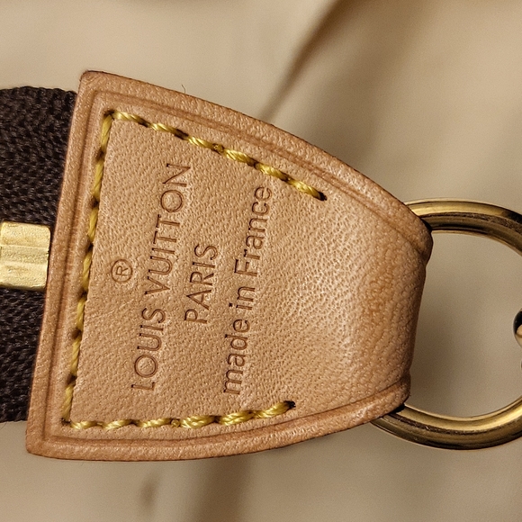 Louis Vuitton Monogram Mini Pochette - Picture 5 of 8